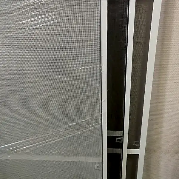 Особенности ремонта москитных сеток